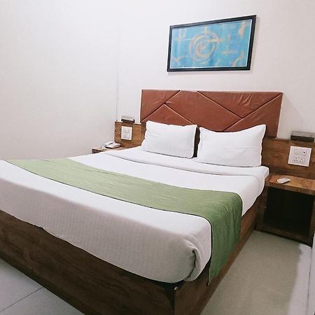 Hotel Comfort- Andheri West Bombaj Exteriér fotografie