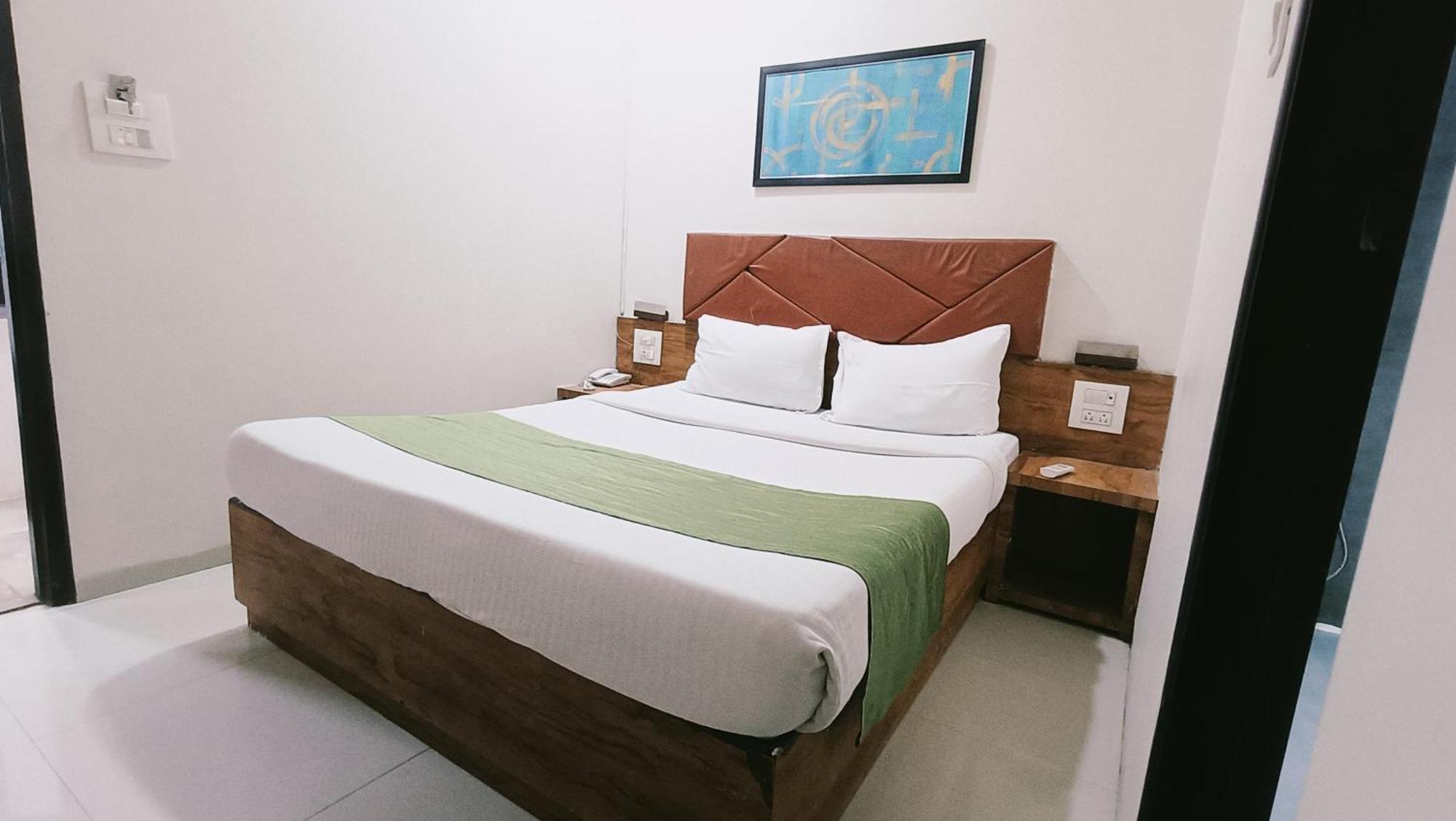 Hotel Comfort- Andheri West Bombaj Exteriér fotografie