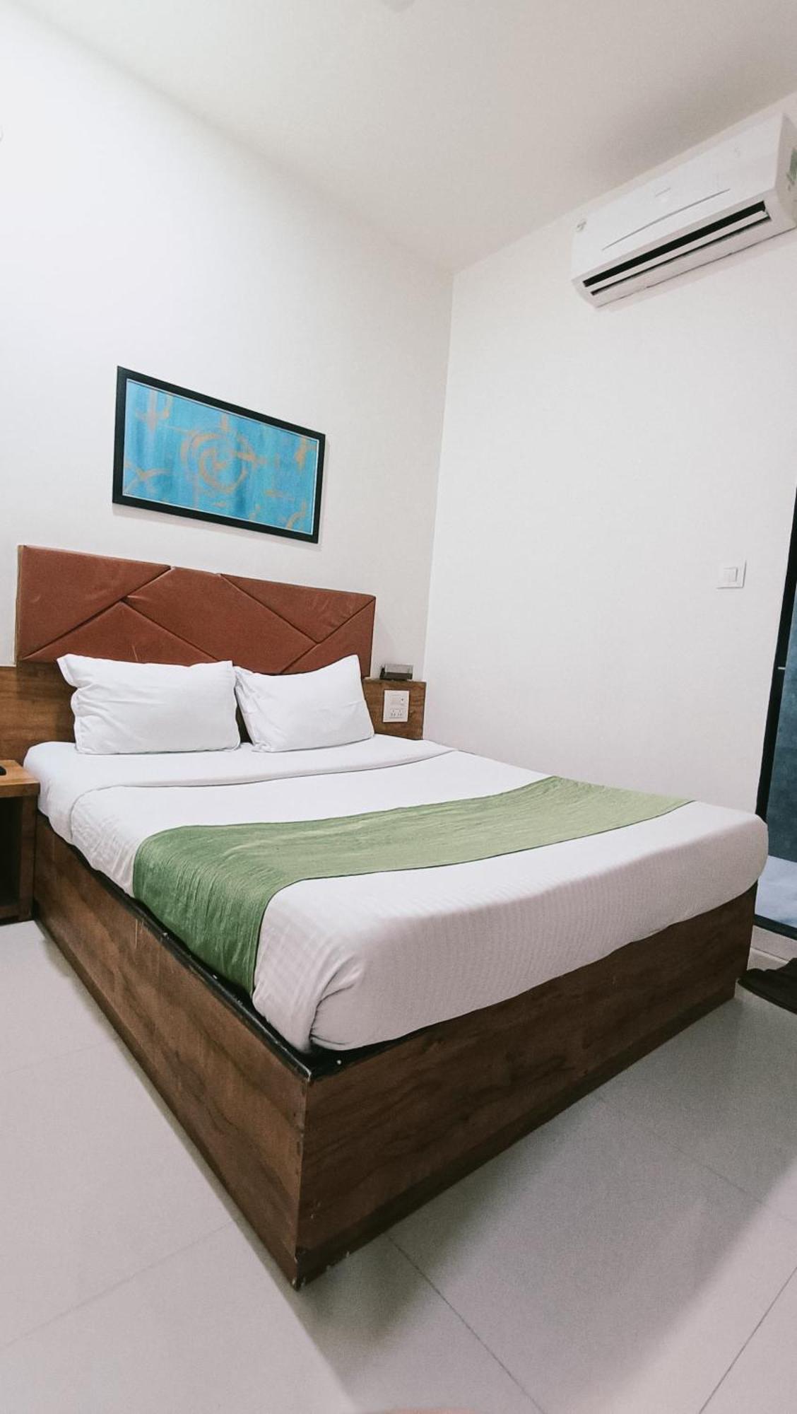 Hotel Comfort- Andheri West Bombaj Exteriér fotografie
