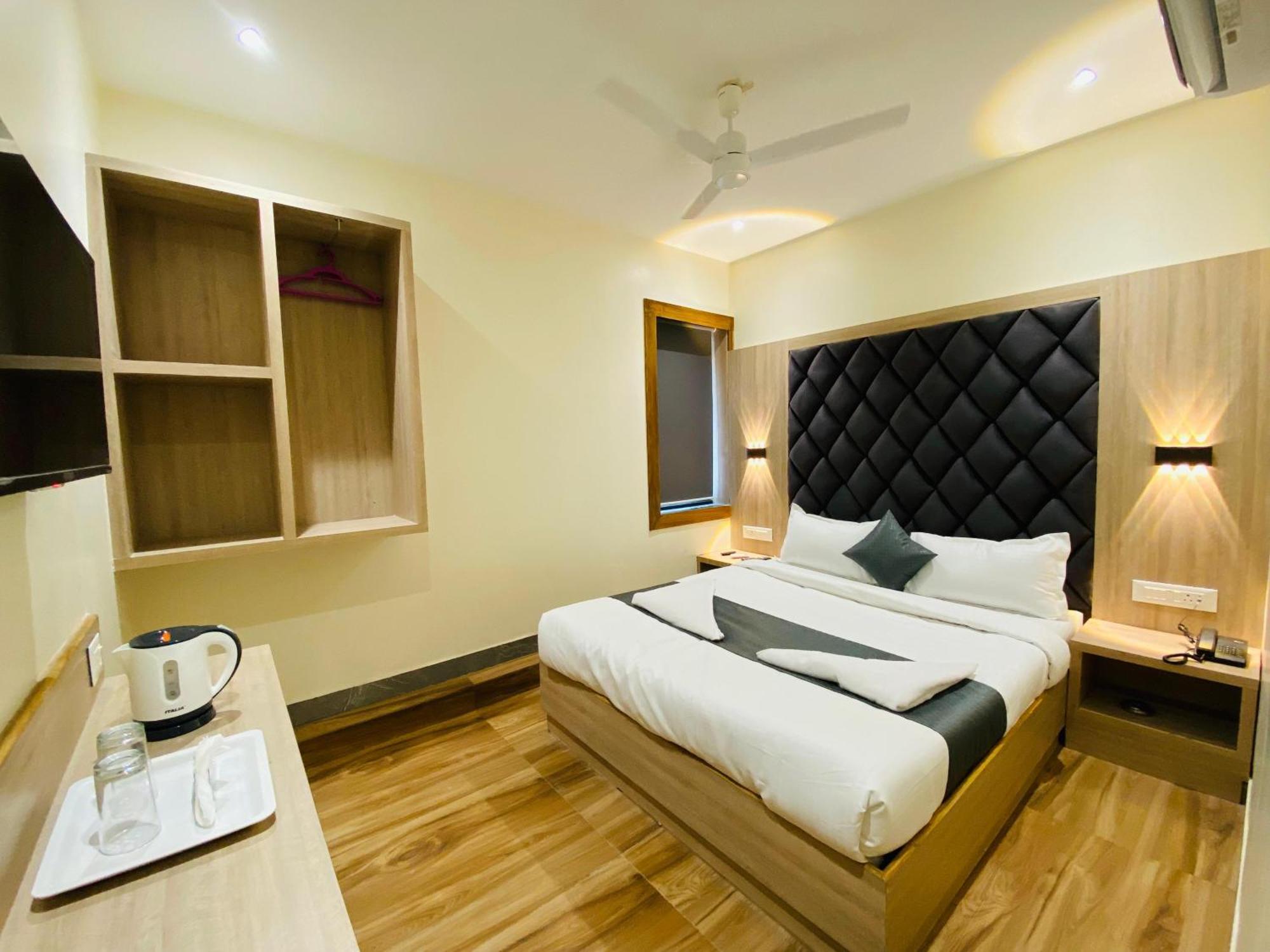 Hotel Comfort- Andheri West Bombaj Exteriér fotografie